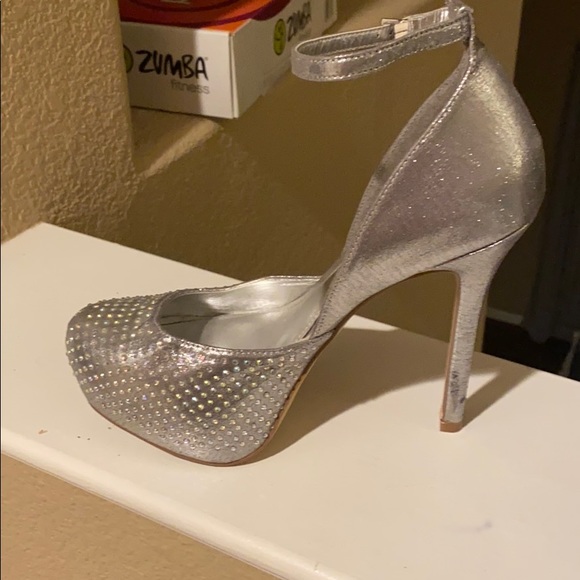 Heals - Picture 2 of 2